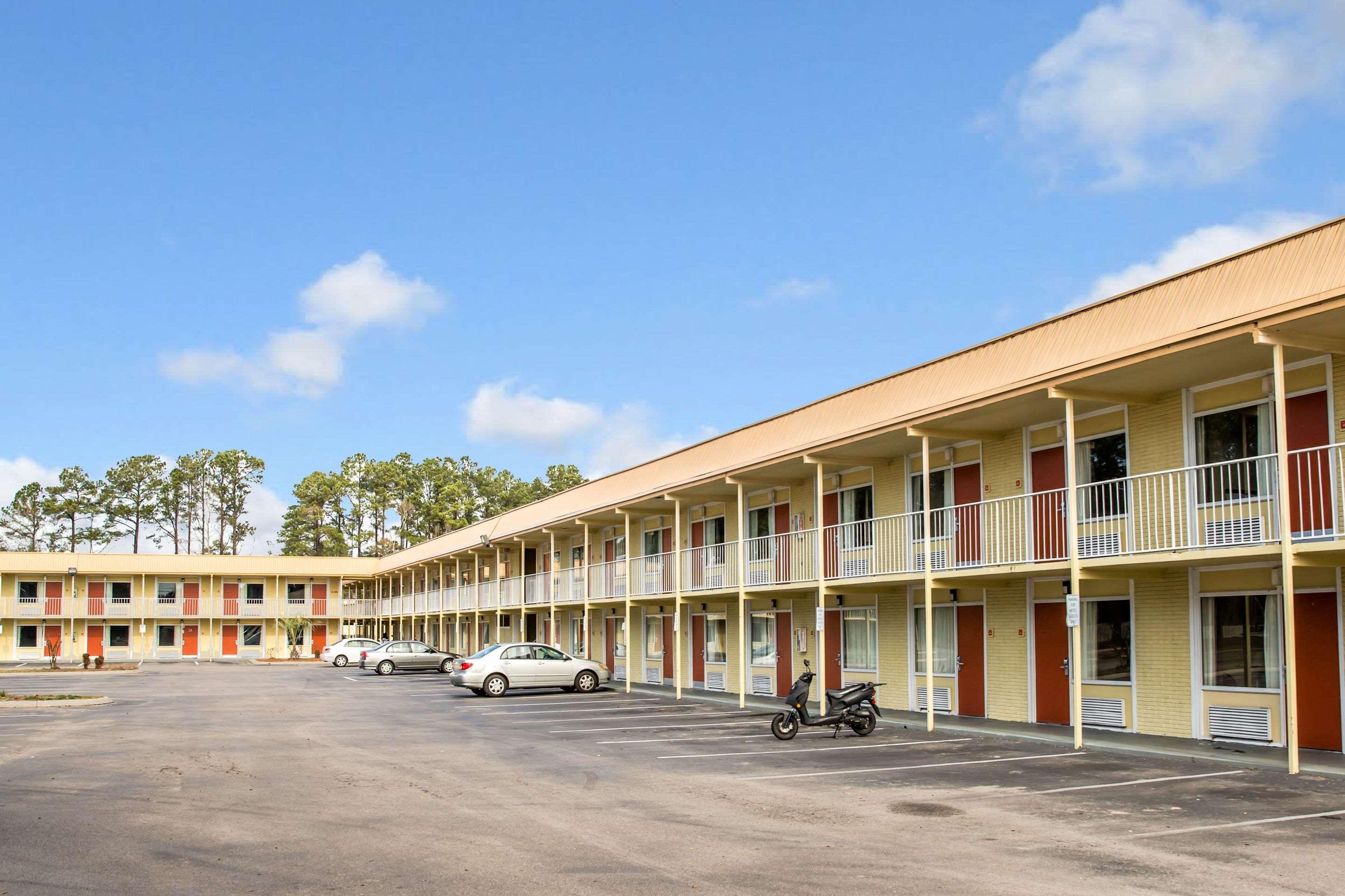 Rodeway Inn & Suites Wilmington North Exterior foto