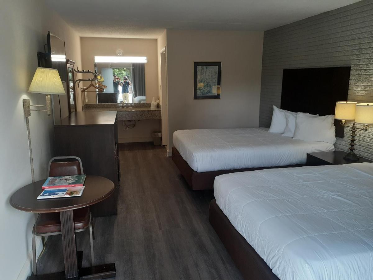Rodeway Inn & Suites Wilmington North Zimmer foto
